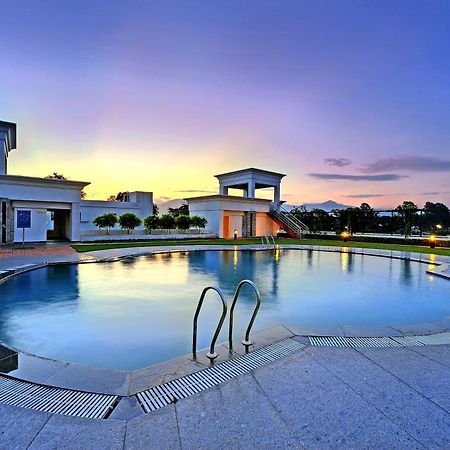 Royal Sarovar Portico Siliguri Dış mekan fotoğraf