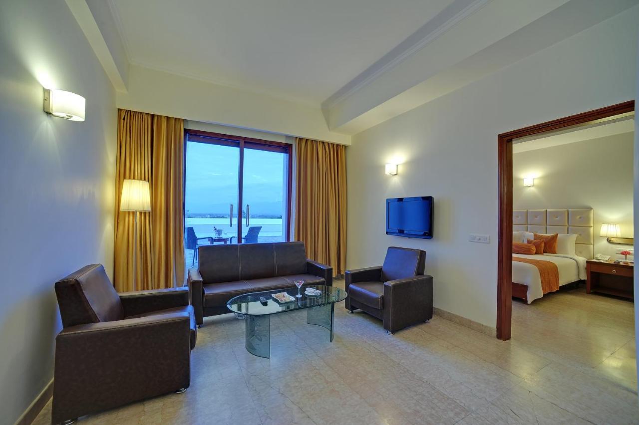 Royal Sarovar Portico Siliguri Dış mekan fotoğraf