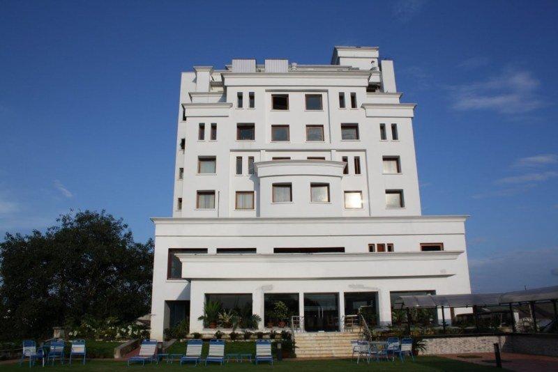 Royal Sarovar Portico Siliguri Dış mekan fotoğraf