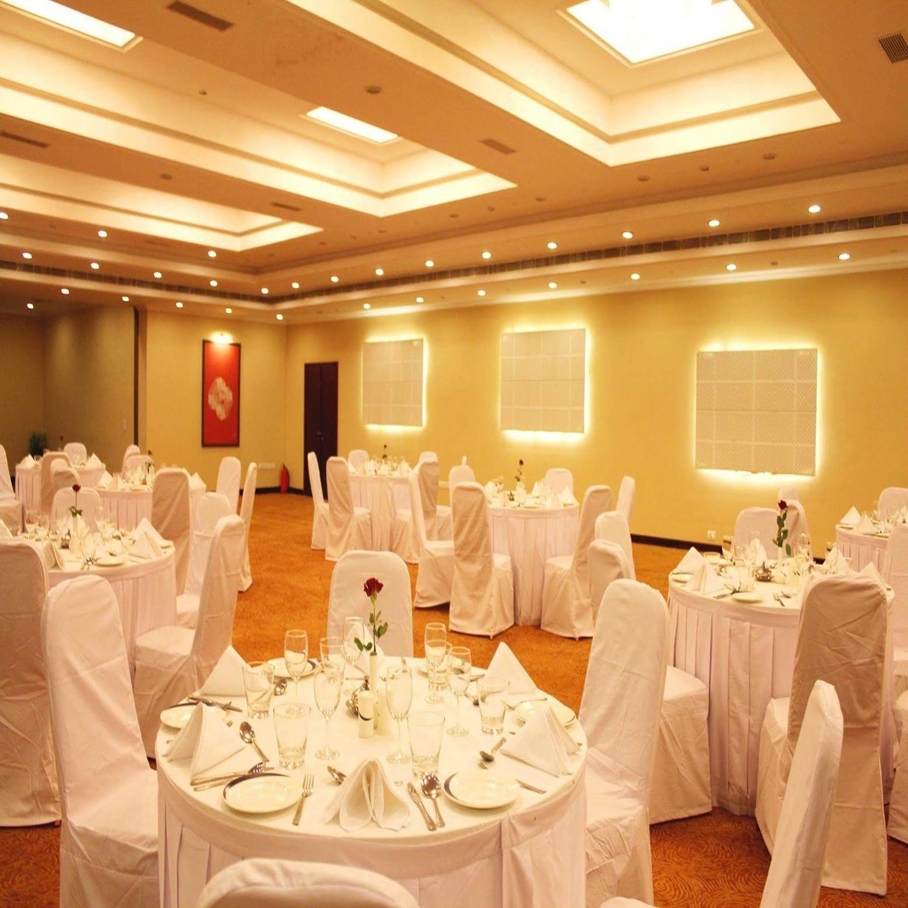 Royal Sarovar Portico Siliguri Dış mekan fotoğraf