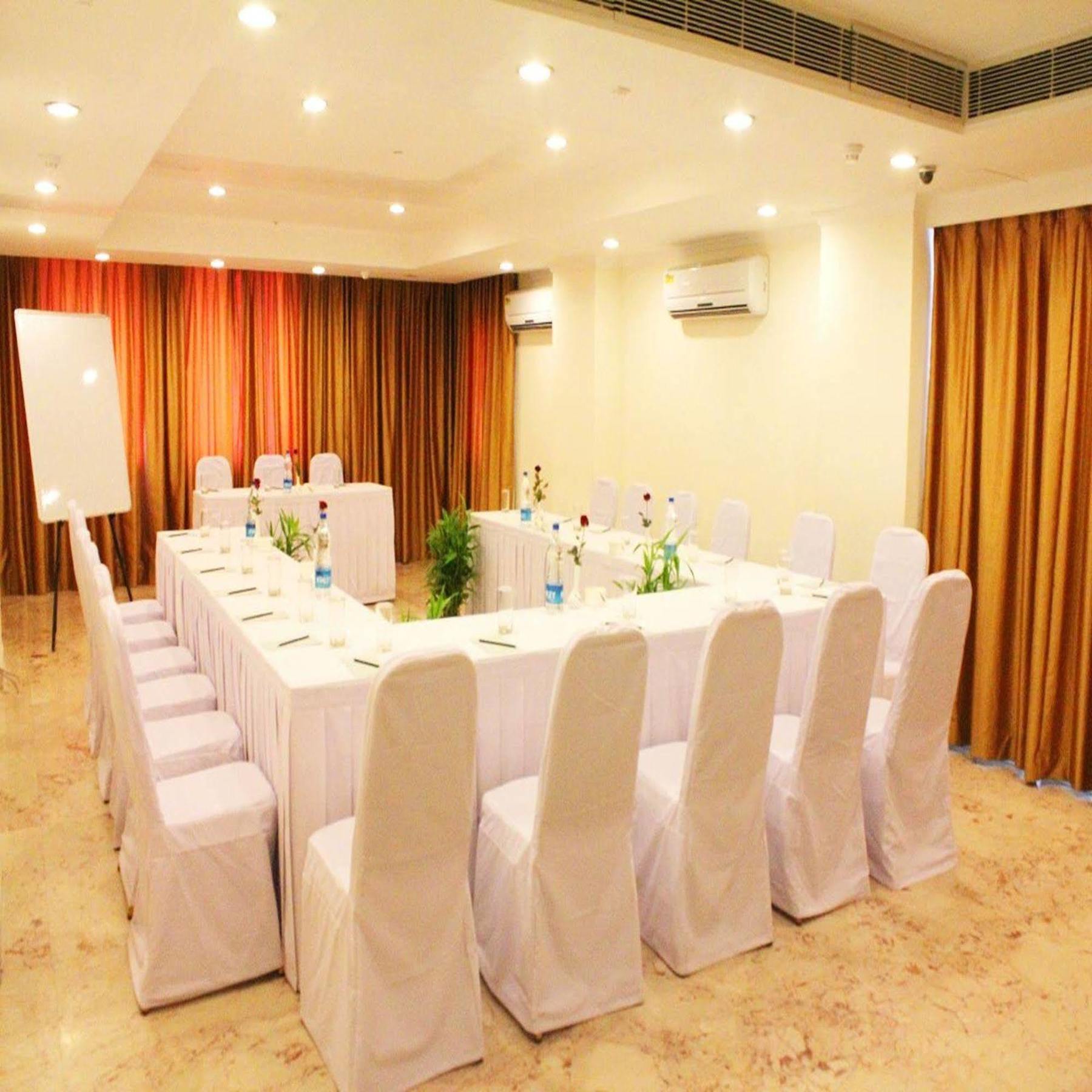 Royal Sarovar Portico Siliguri Dış mekan fotoğraf