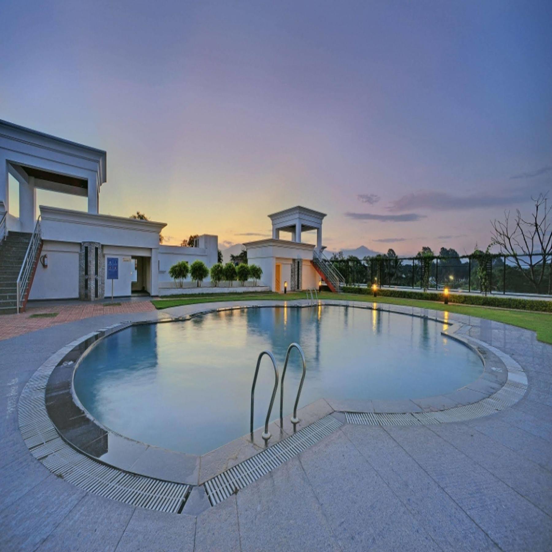 Royal Sarovar Portico Siliguri Dış mekan fotoğraf